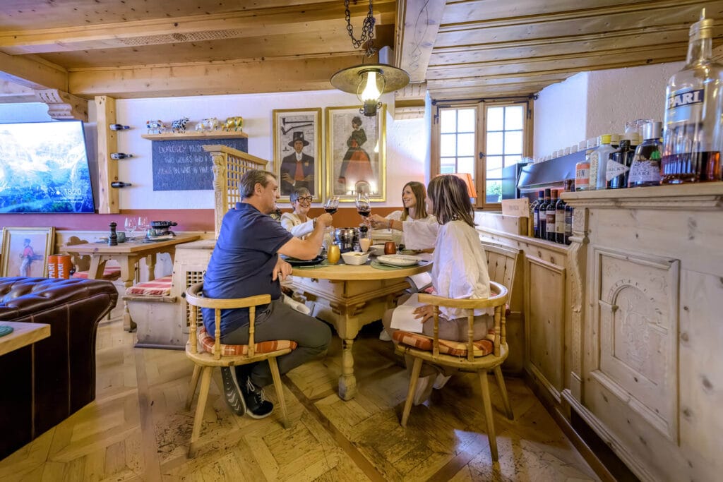 Momenti gioviali presso la Locanda dell&rsquo;Hotel Suisse Poschiavo con piatti tipici della Valposchiavo
